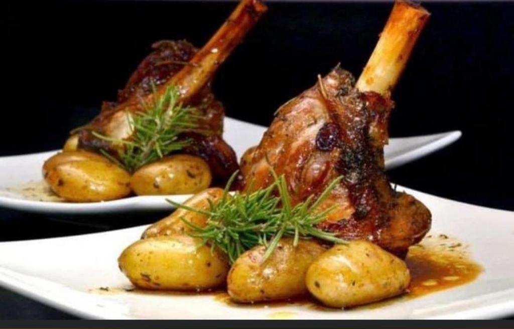 Human Hotel Restaurant Park Villecroze Ngoại thất bức ảnh