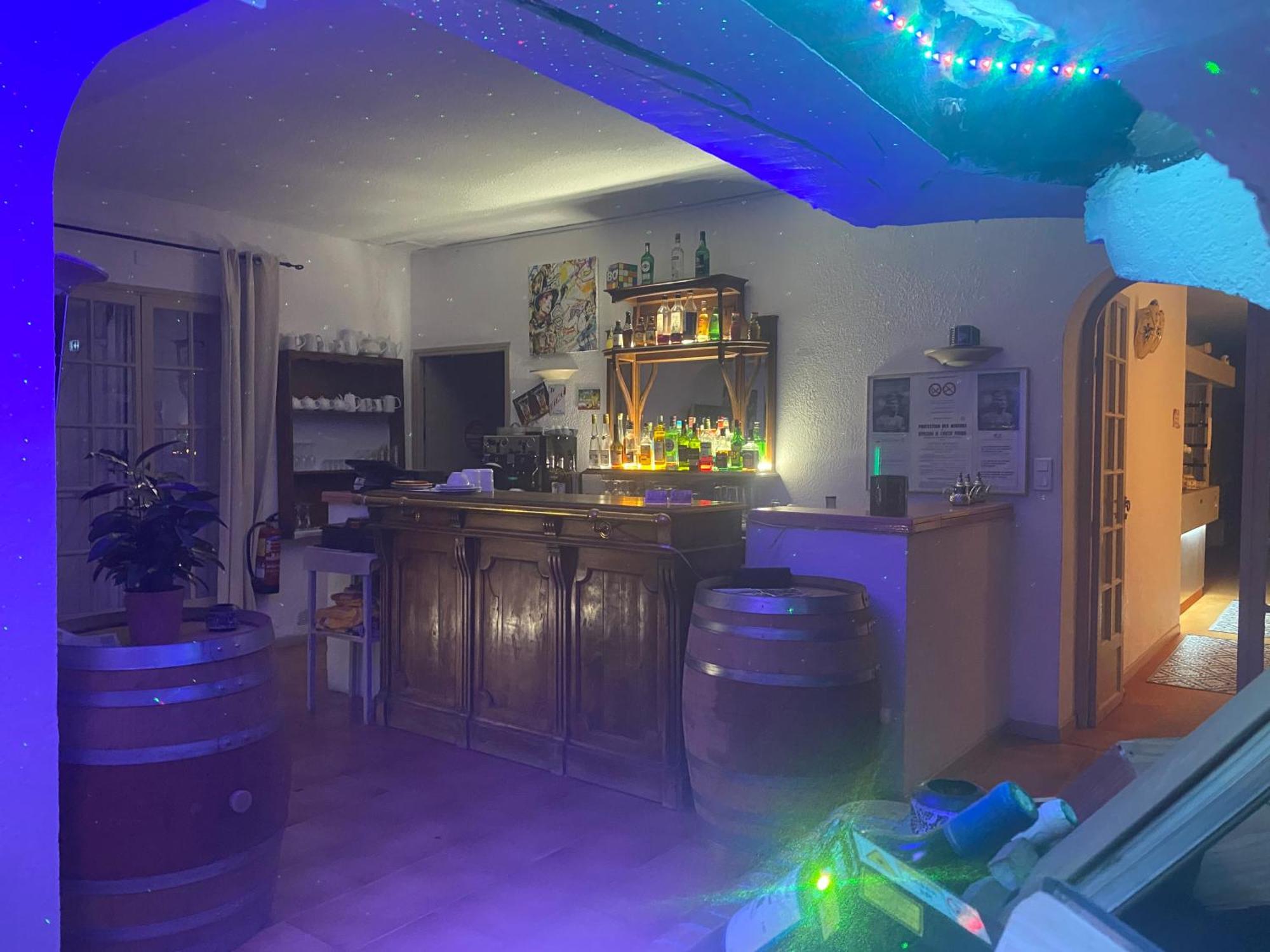Human Hotel Restaurant Park Villecroze Ngoại thất bức ảnh