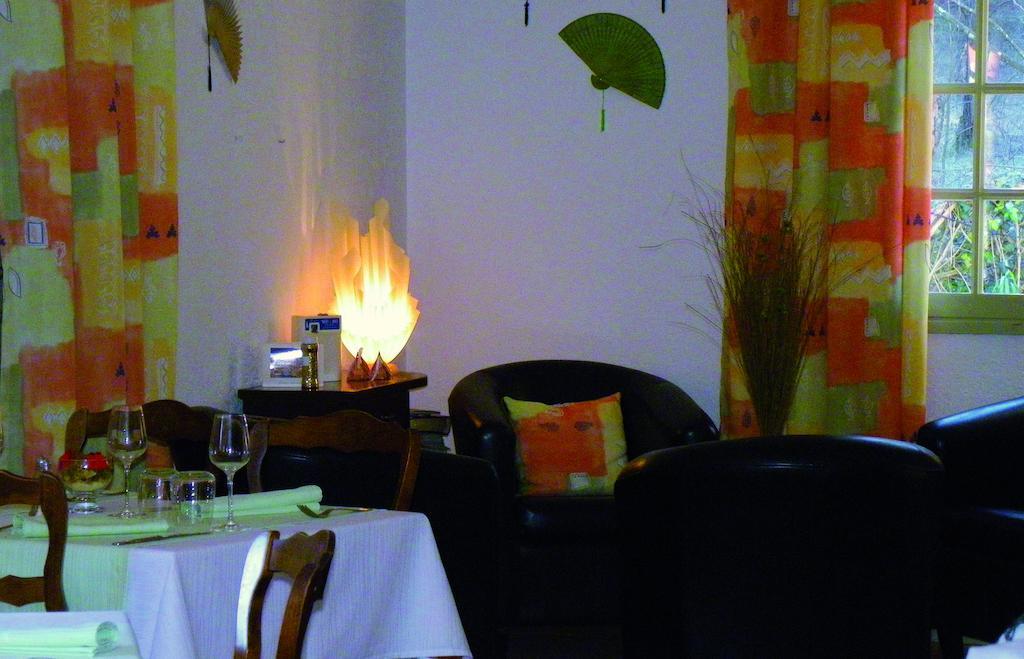 Human Hotel Restaurant Park Villecroze Ngoại thất bức ảnh