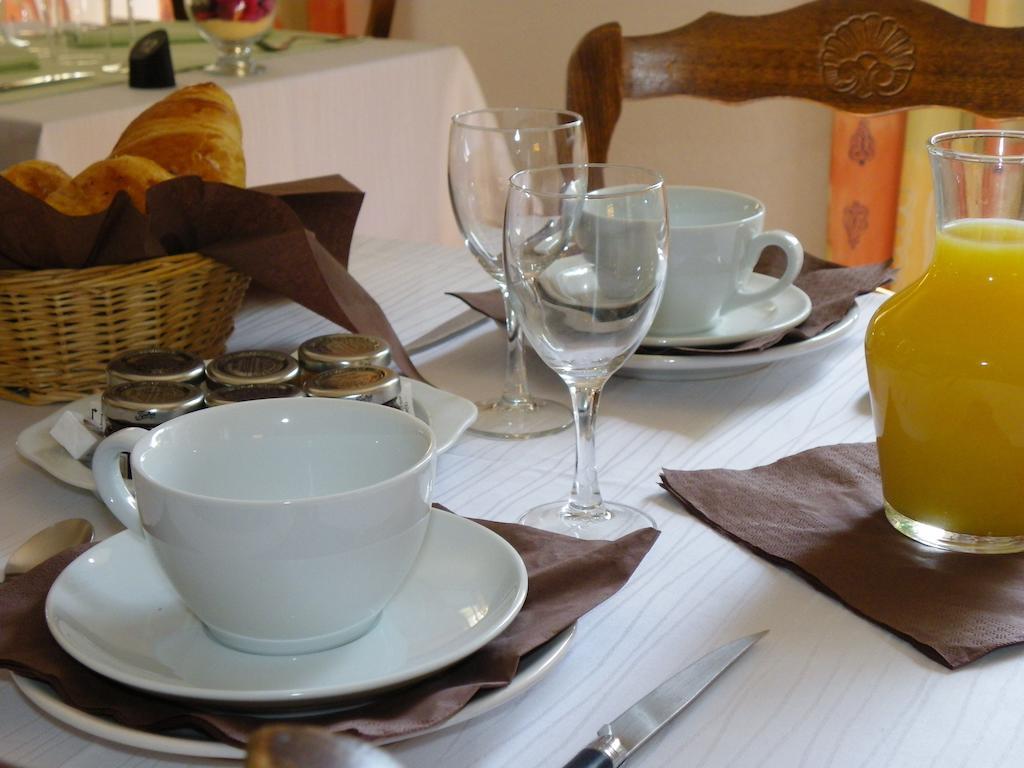 Human Hotel Restaurant Park Villecroze Ngoại thất bức ảnh