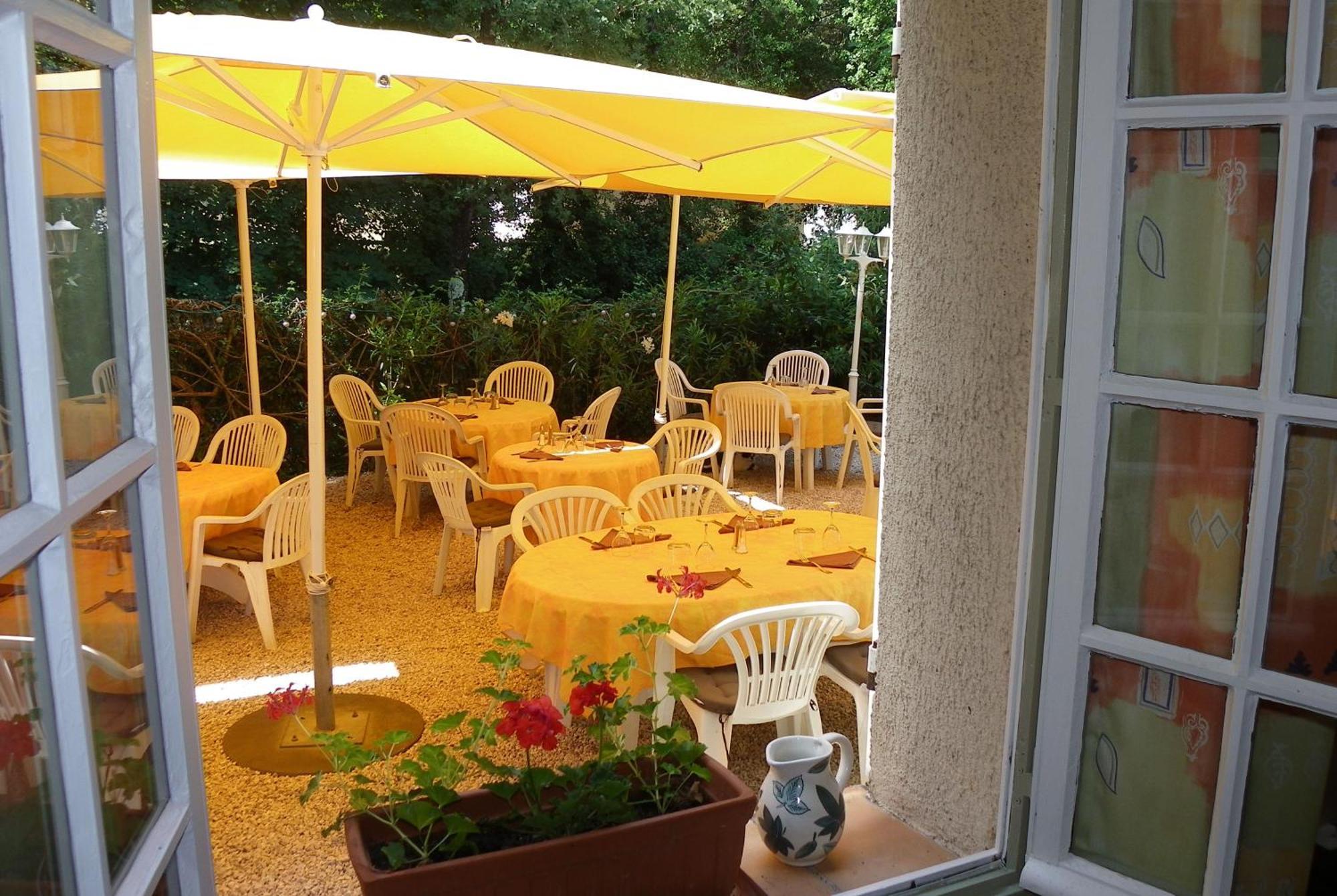 Human Hotel Restaurant Park Villecroze Ngoại thất bức ảnh